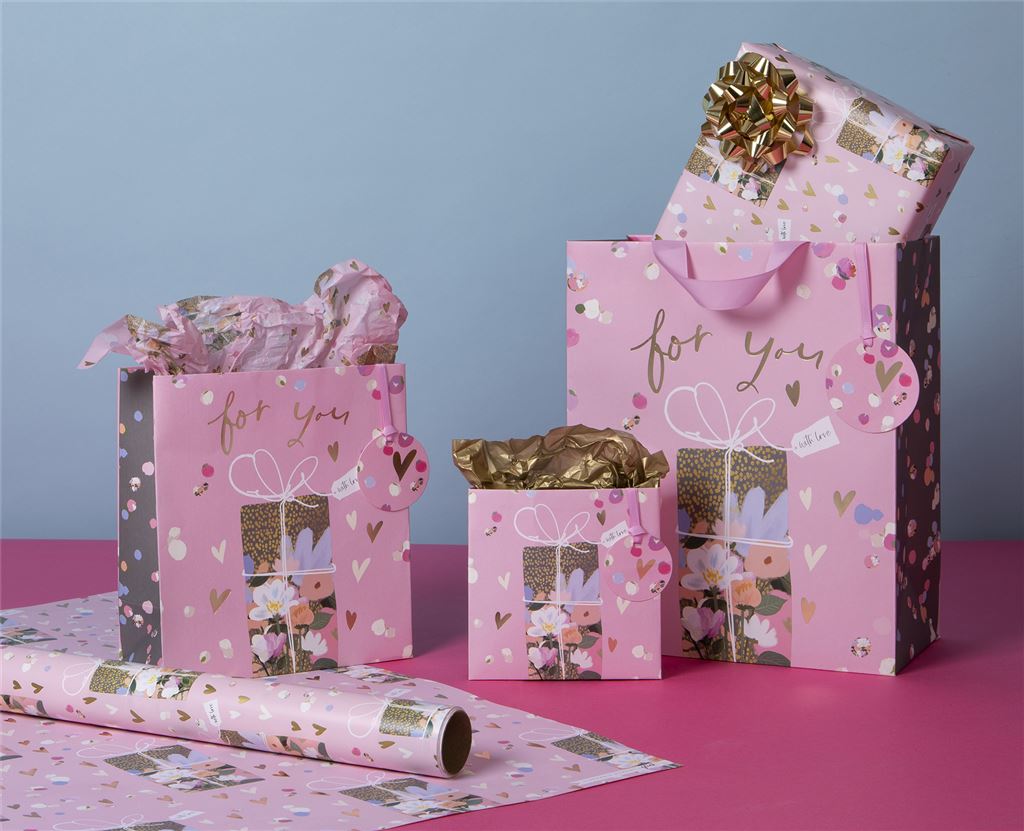 Gift Bag Small - Present & Hearts