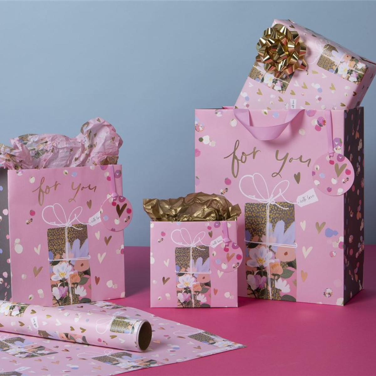 Lifestyle image with co ordinating wrap and tissue