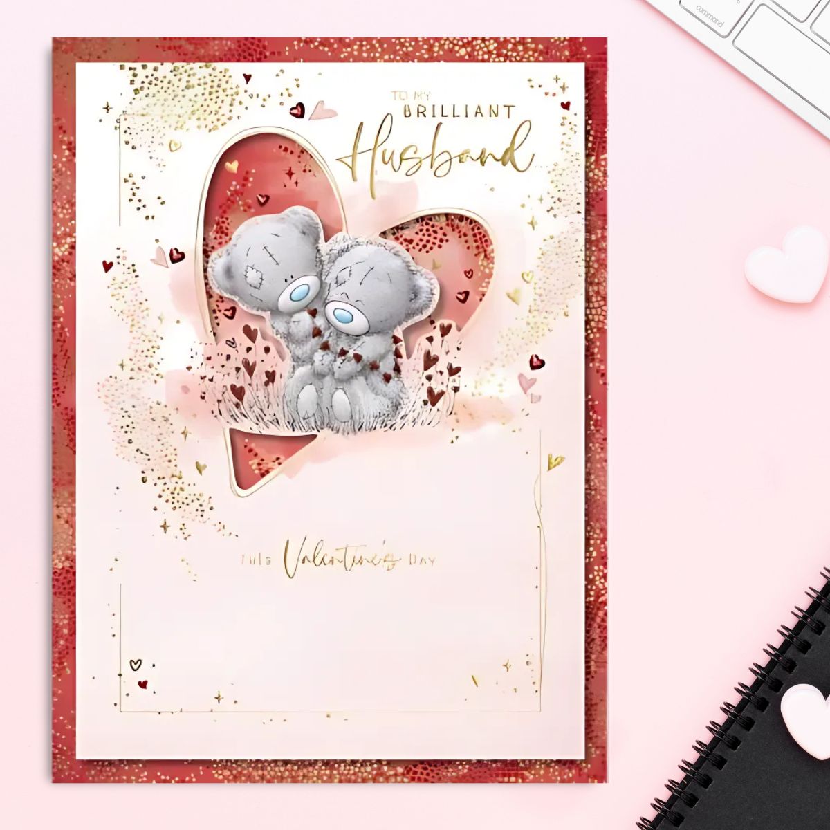 Husband Valentine's Day Boxed Card - Me To You Bears With Heart Garland