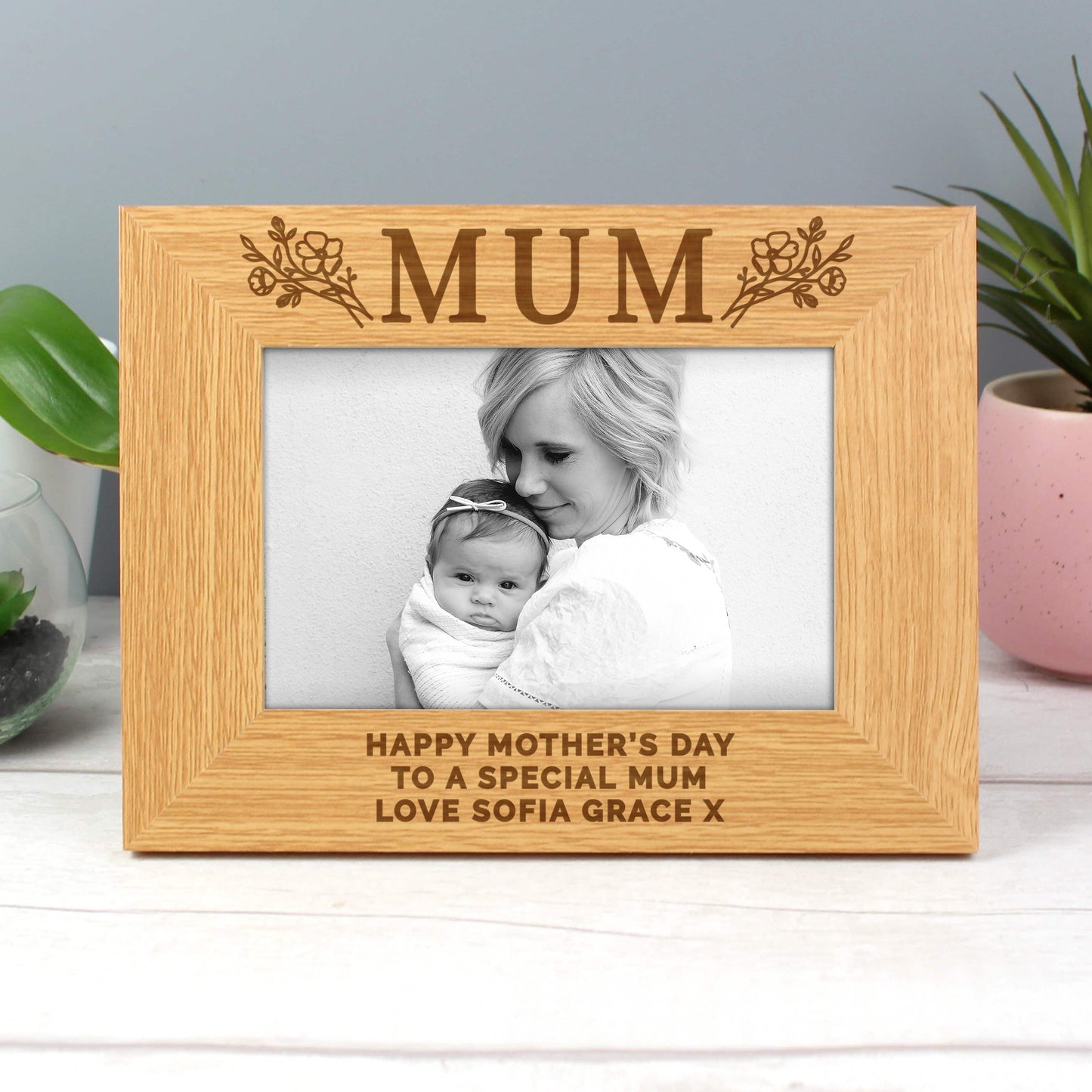 Mum Gift - Personalised Floral Mum 6x4 Oak Finish Photo Frame