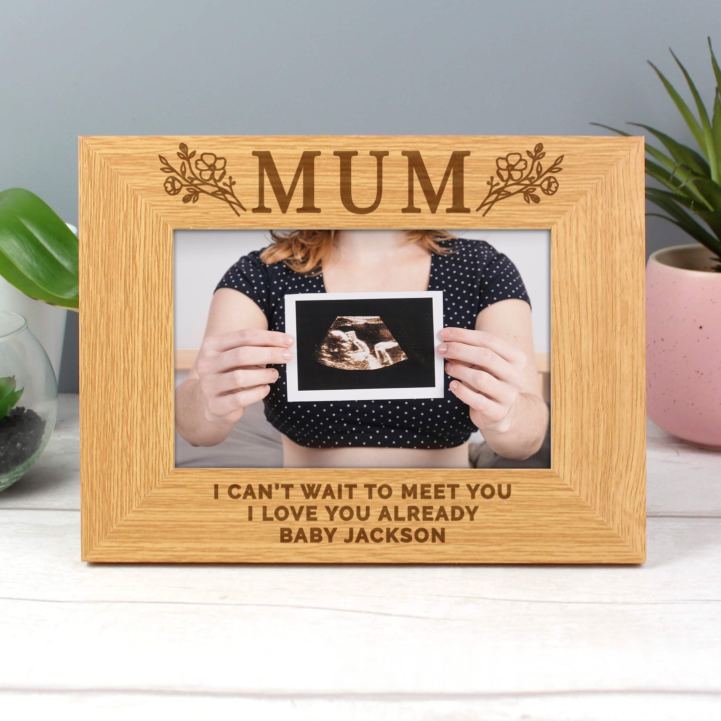 Mum Gift - Personalised Floral Mum 6x4 Oak Finish Photo Frame