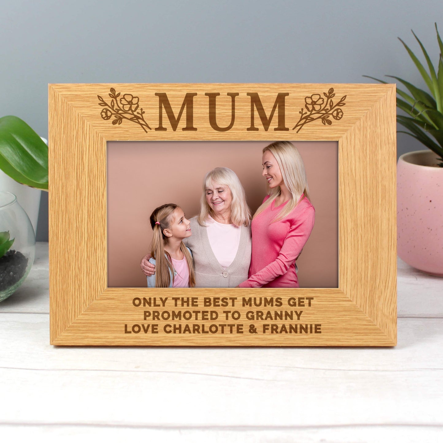 Mum Gift - Personalised Floral Mum 6x4 Oak Finish Photo Frame