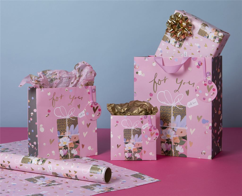 Giftwrap - Luxury Present & Hearts
