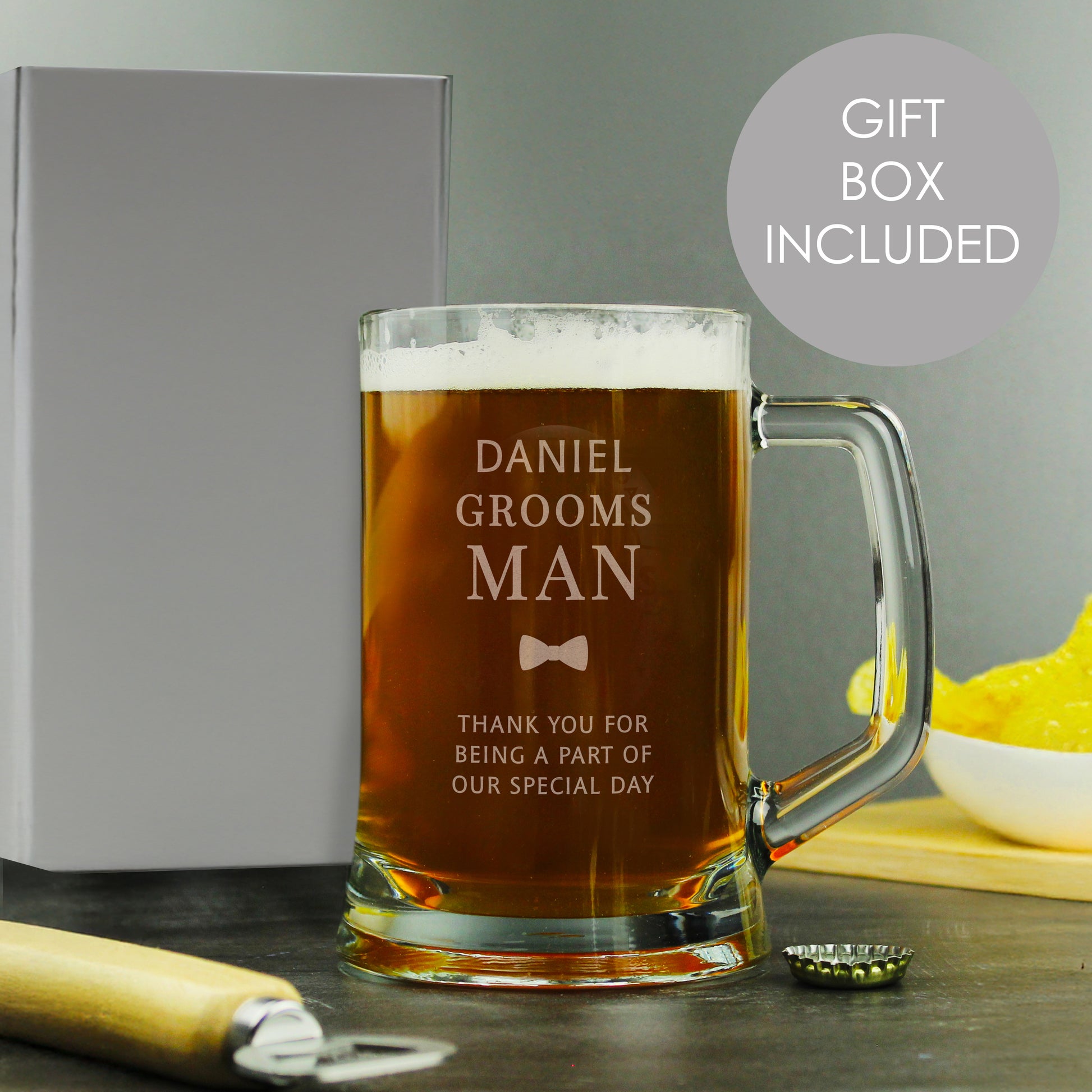 Personalised glass mug with beer and engraved text, gift box included.