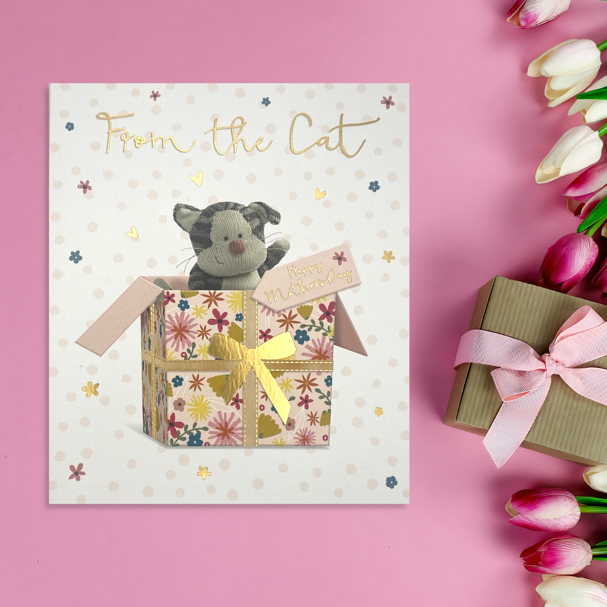 Square card with knitted cat in floral gift box